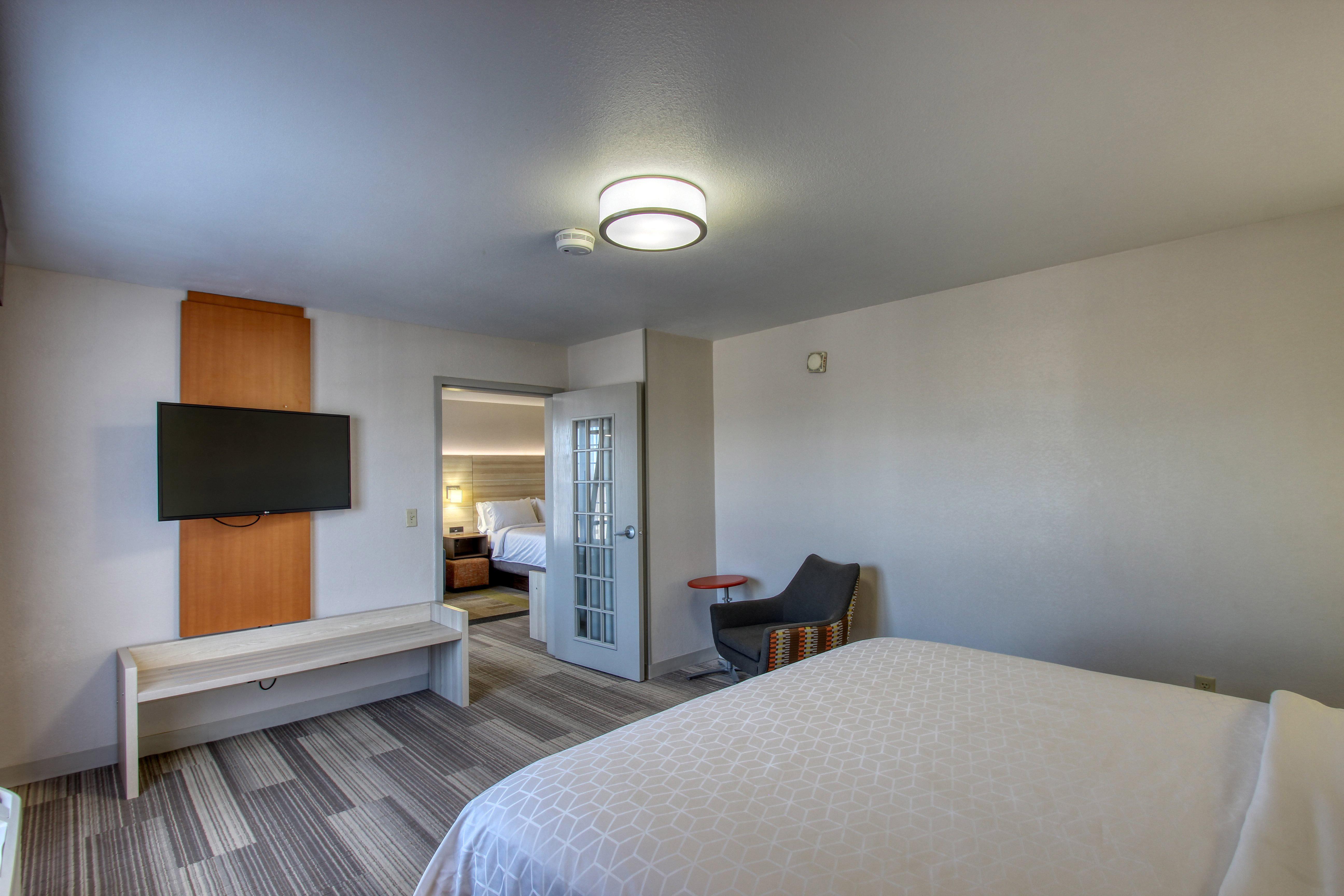 Holiday Inn Express Hotel & Suites Milwaukee Airport By Ihg Exterior foto